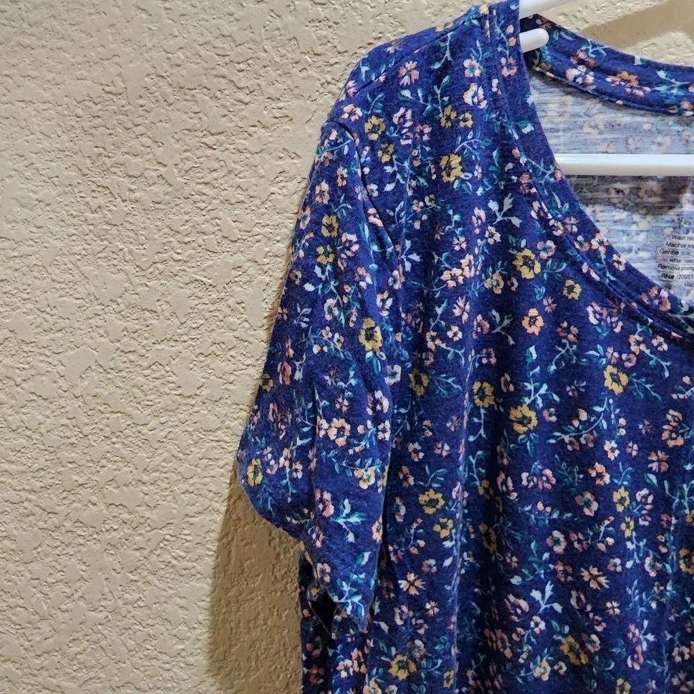 SO Blue floral short sleeve shirt Size small - Picture 3 of 9